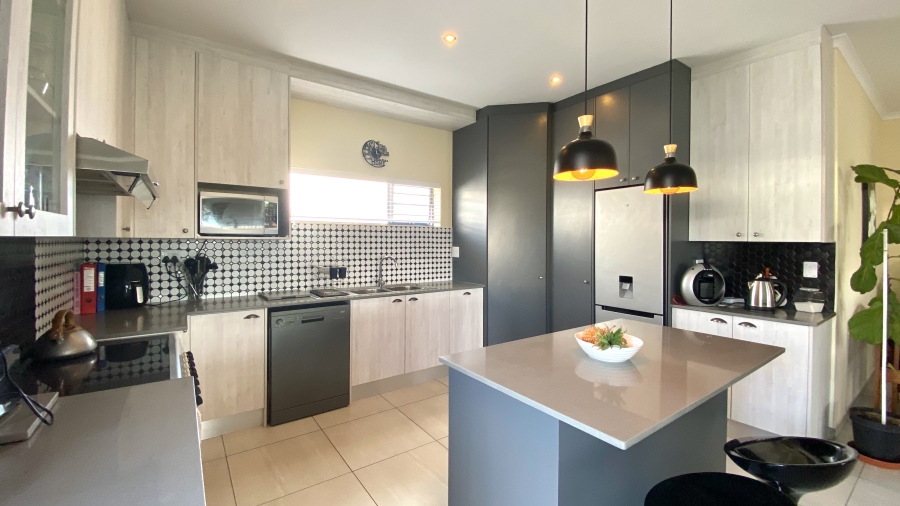 3 Bedroom Property for Sale in Atlantic Sands Private Estate Western Cape